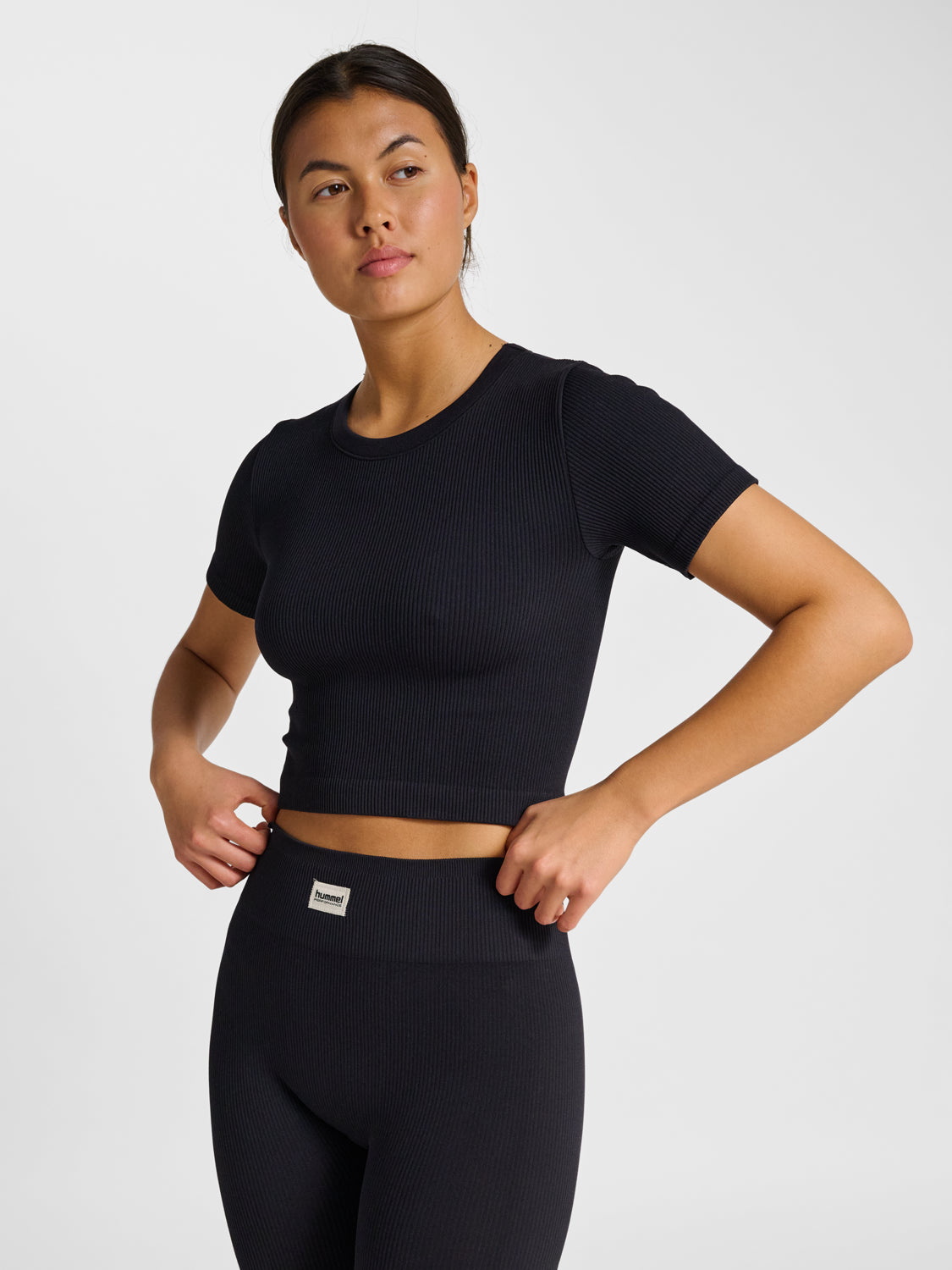 hmlPULSE SEAMLESS RIB W T-SHIRT S/S BLACK