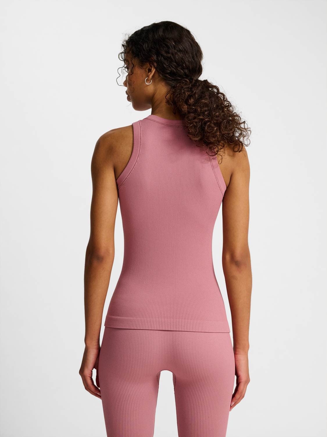 hmlPULSE SEAMLESS RIB W TANK TOP MAUVE