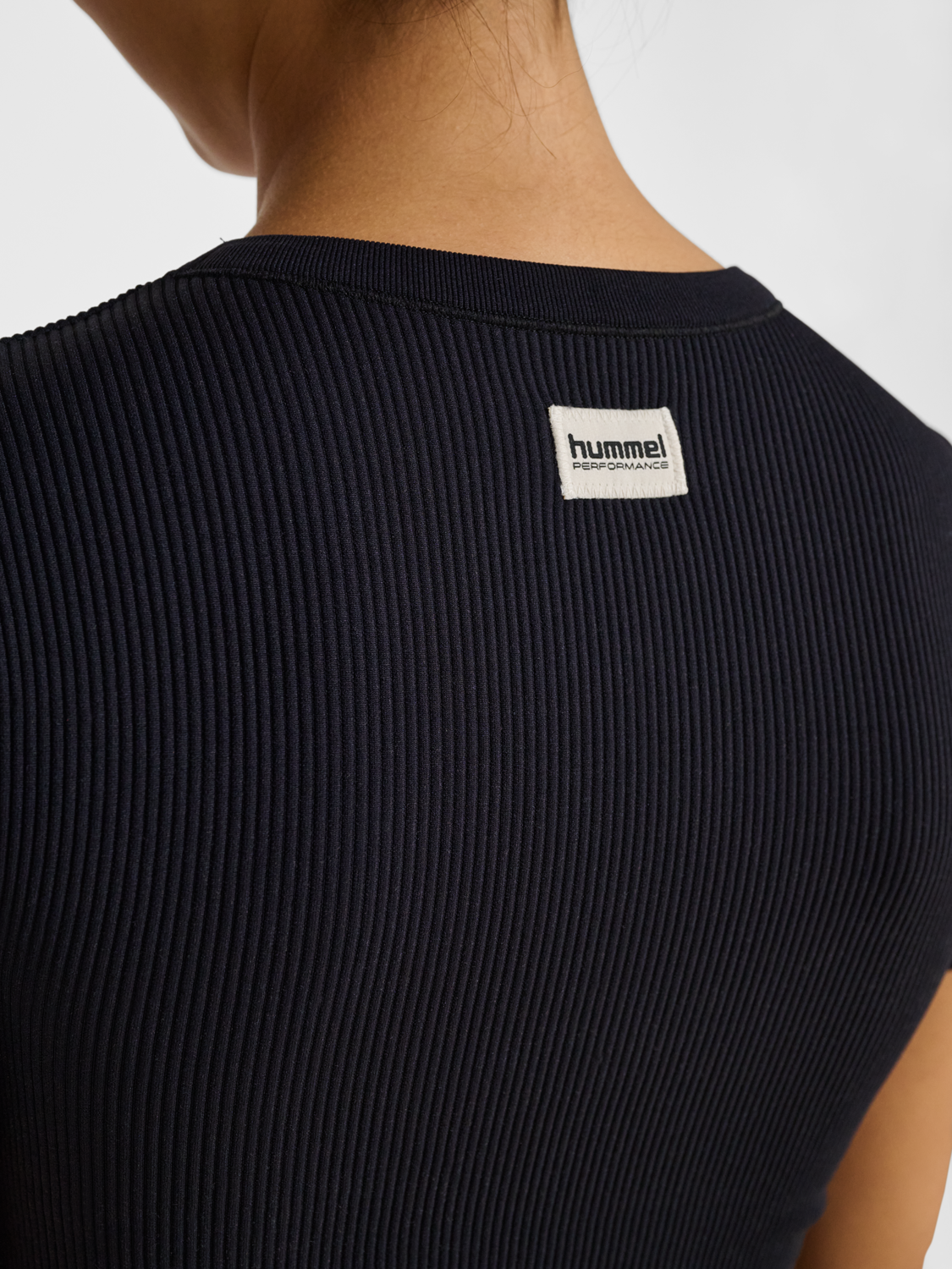 hmlPULSE SEAMLESS RIB W T-SHIRT S/S BLACK