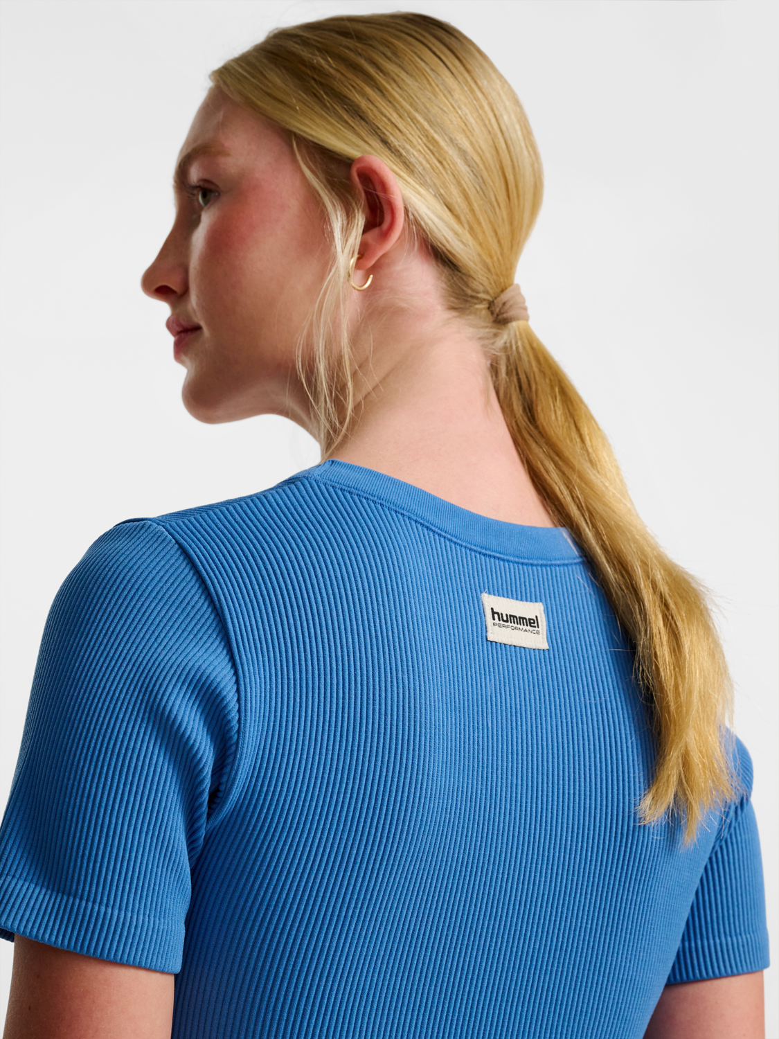 hmlPULSE SEAMLESS RIB W T-SHIRT S/S RIVERSIDE