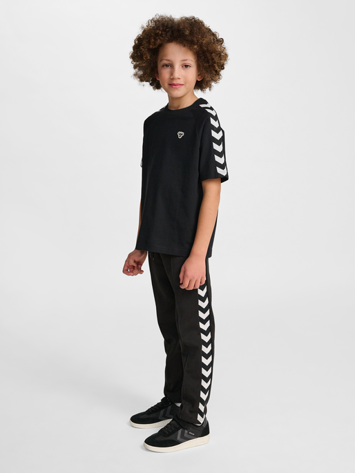 hmlJR ARCHIVE LOOSE T-SHIRT S/S BLACK